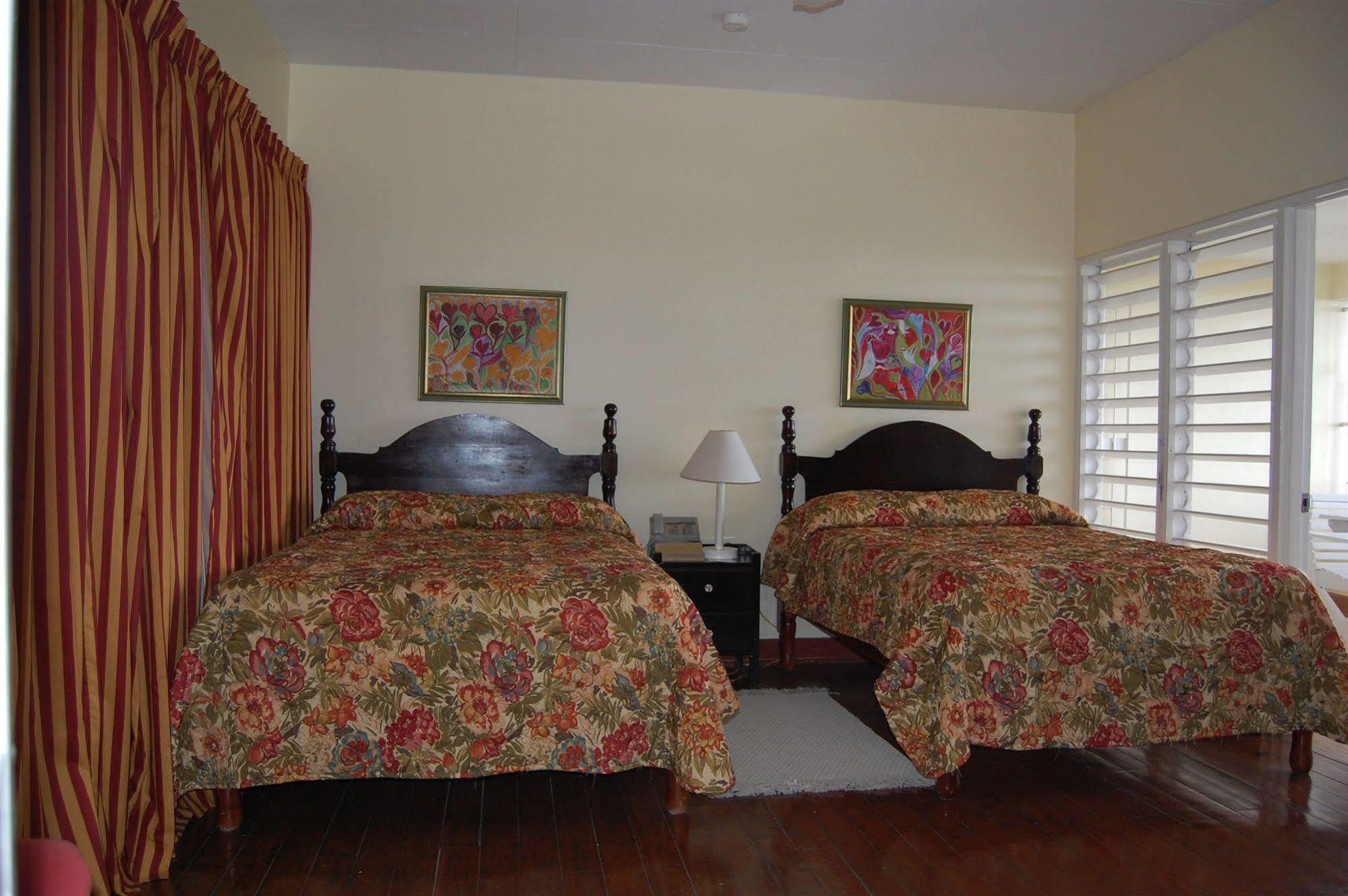 Inn At Shaw Park Gardens & Waterfalls Ocho Rios Exterior photo