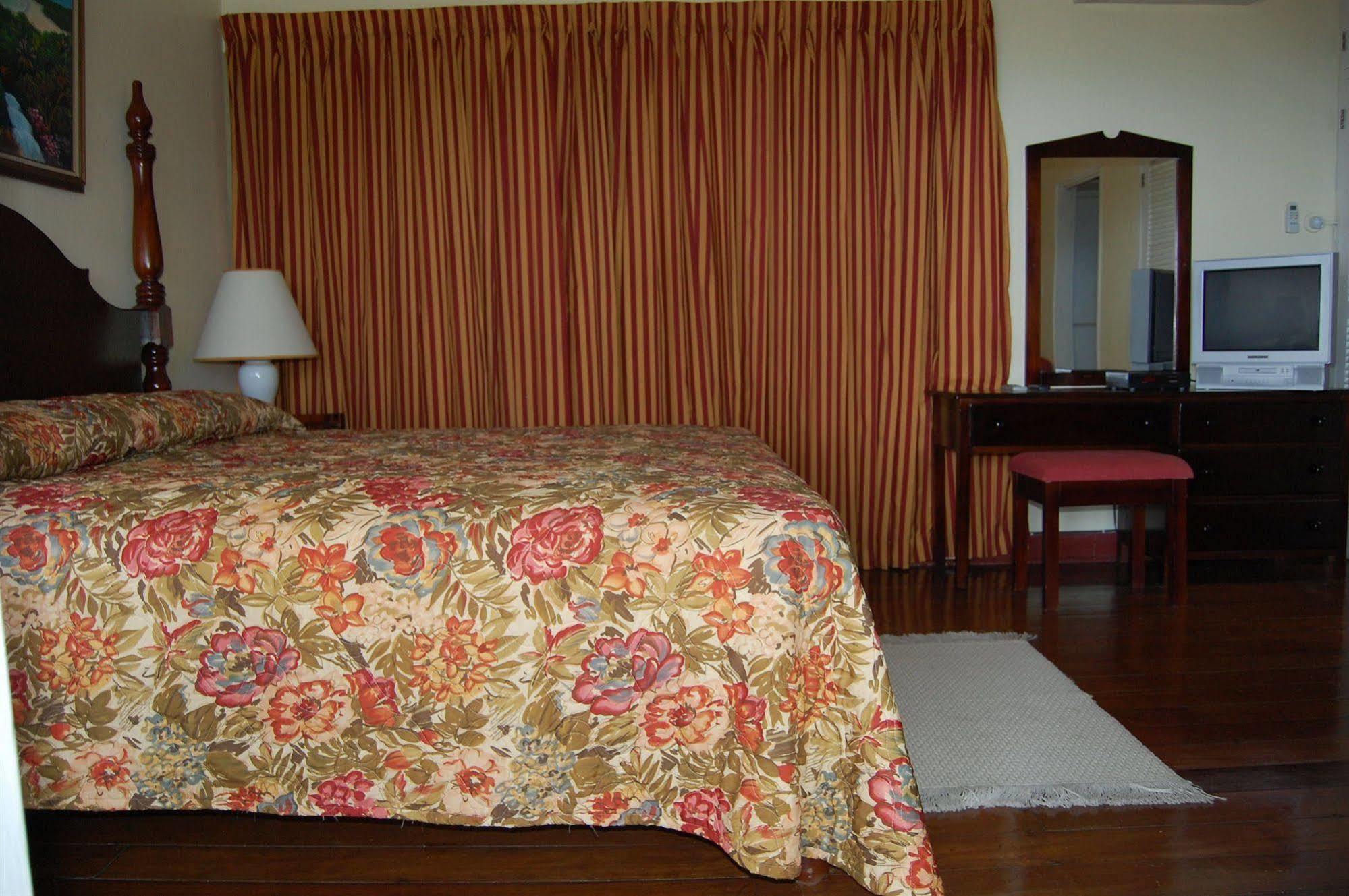 Inn At Shaw Park Gardens & Waterfalls Ocho Rios Exterior photo